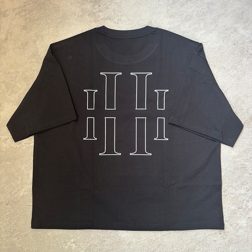 BLACK BOXY TEE